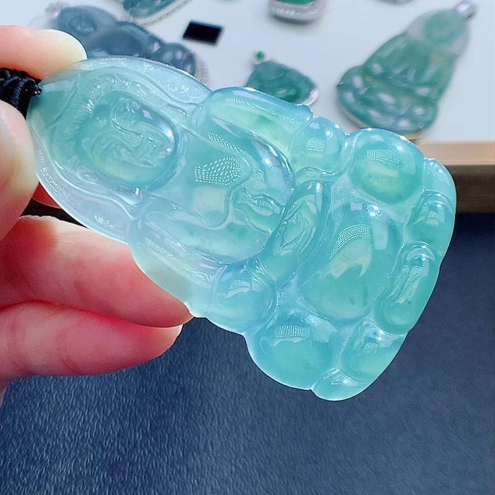 翡翠颈饰未镶嵌翡翠