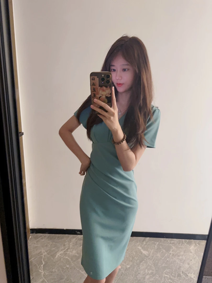 【晶灿专供】时尚夏季连衣裙2025新款v领气质修身显瘦包臀连衣裙女