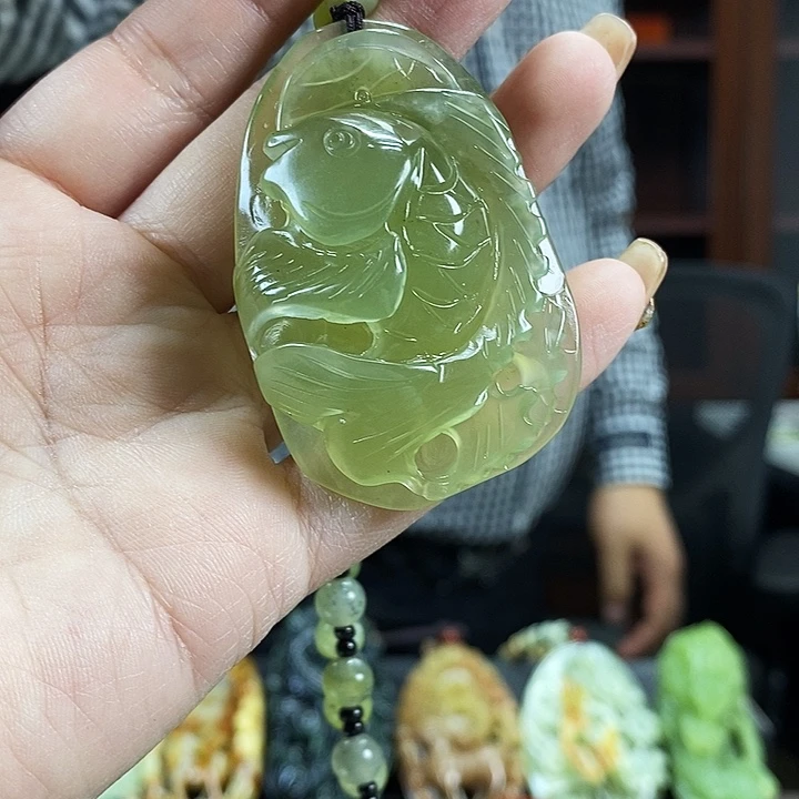 蛇纹石玉吊坠未镶嵌