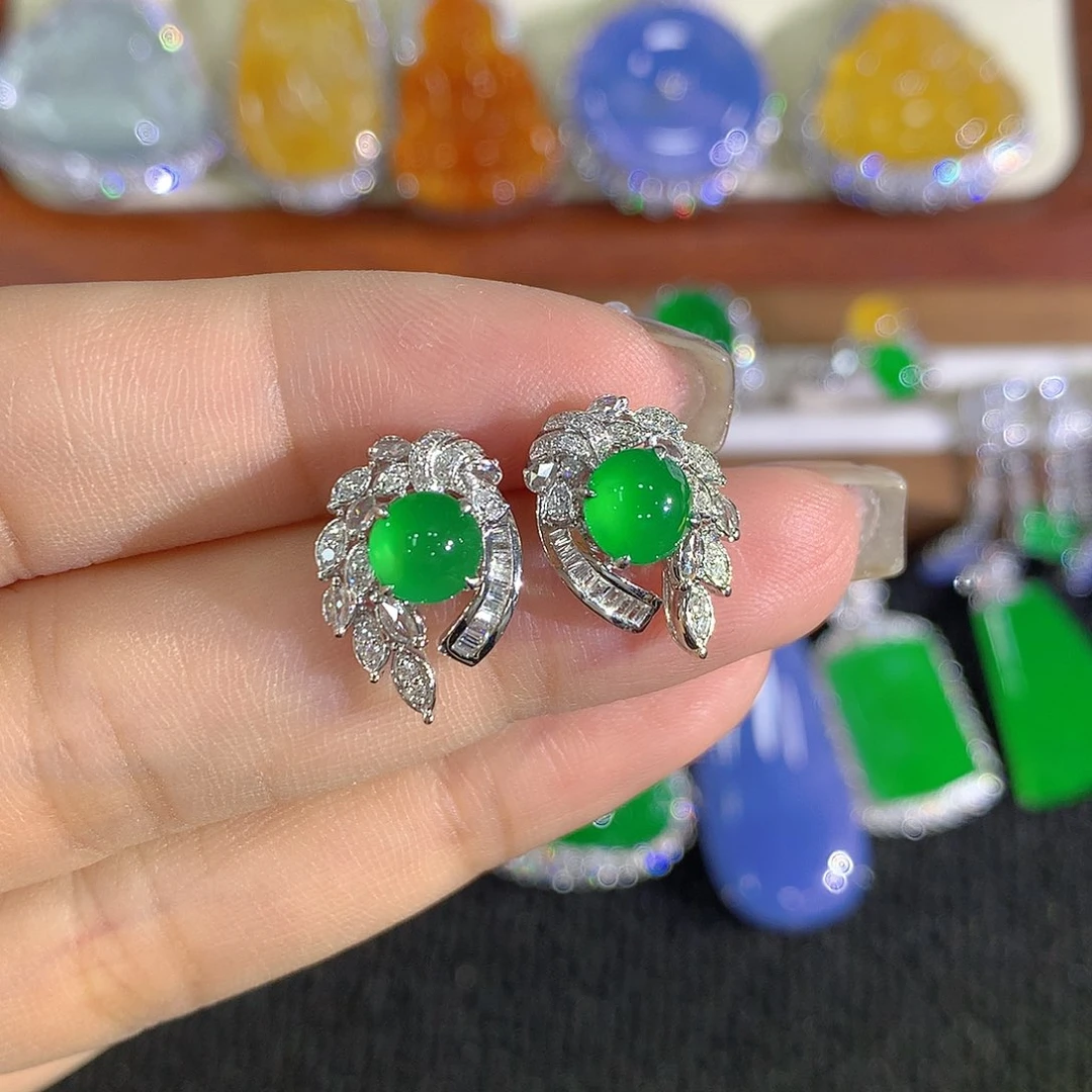 18K金镶嵌翡翠耳饰蛋面耳钉