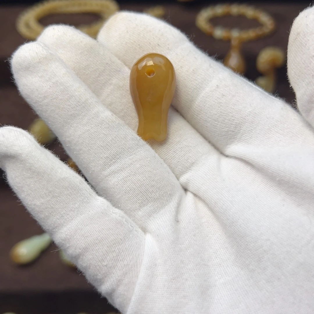 和田玉（糖玉）未镶嵌颈饰