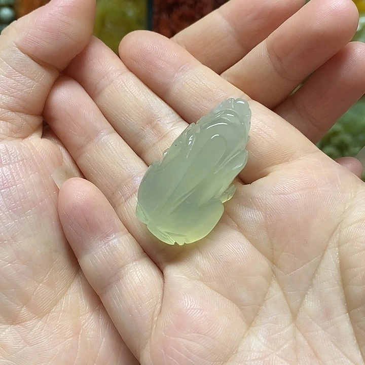 岫玉未镶嵌吊坠(赠链)