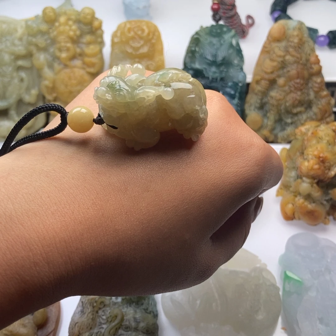 定制翡翠未镶嵌貔貅