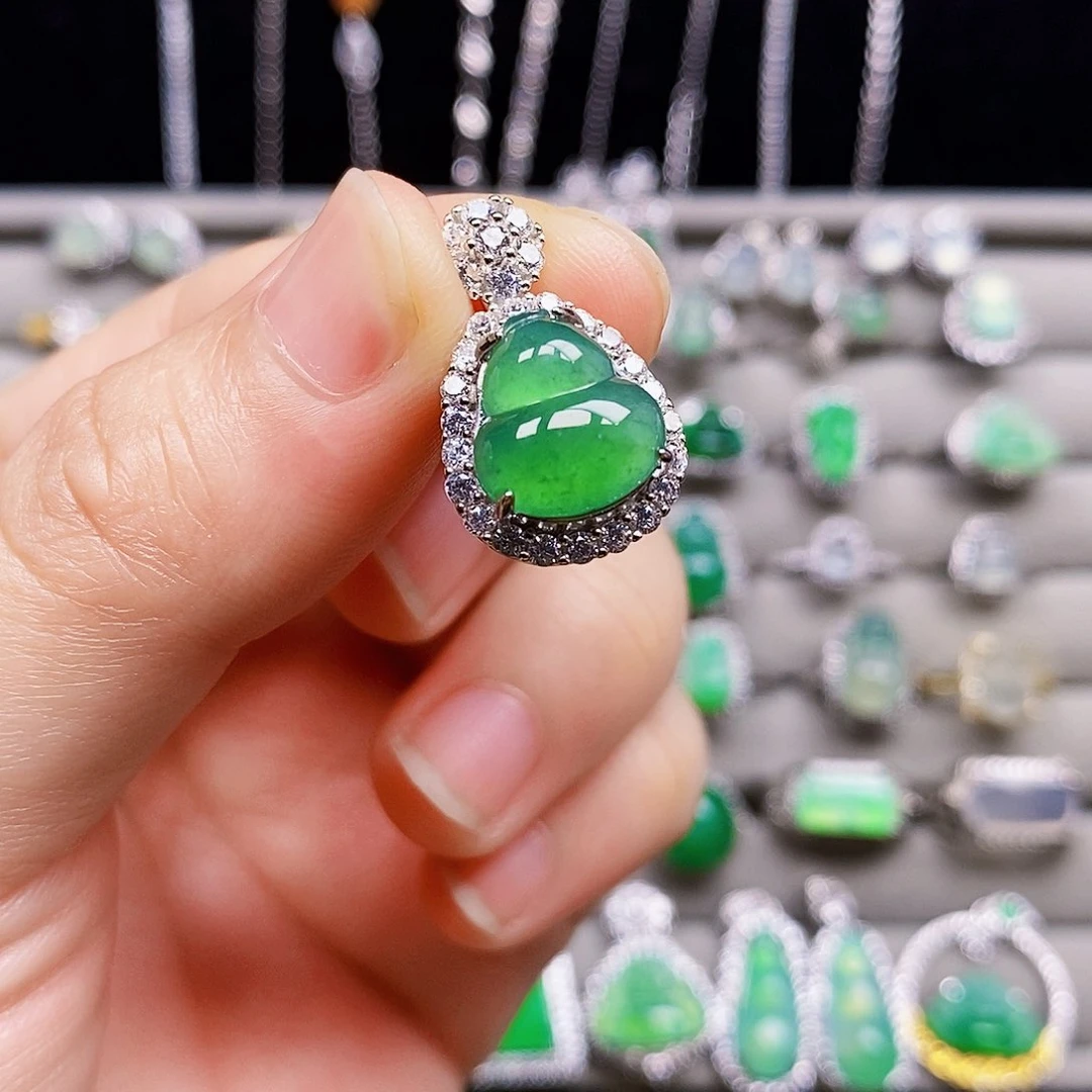 翡翠银S925镶嵌颈饰葫芦