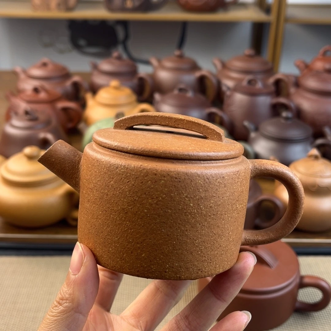 紫砂茶壶手工制作工艺精湛