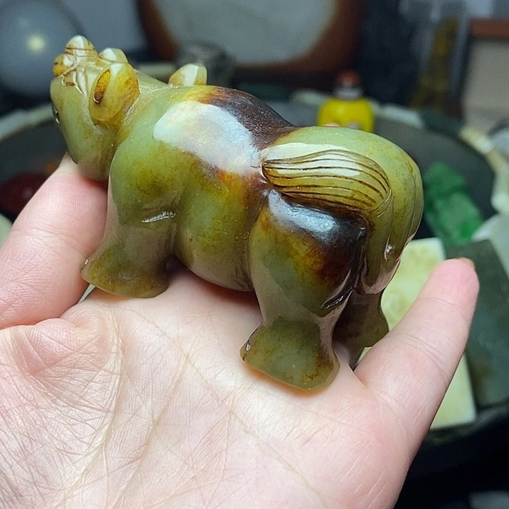 碧***天和田玉未镶嵌颈饰