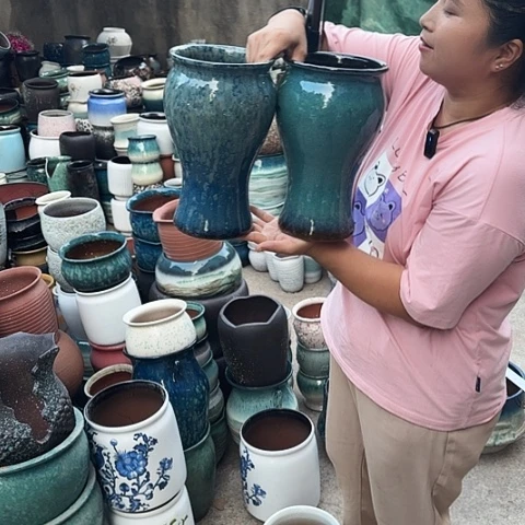 口15高27瑕疵两个盆。