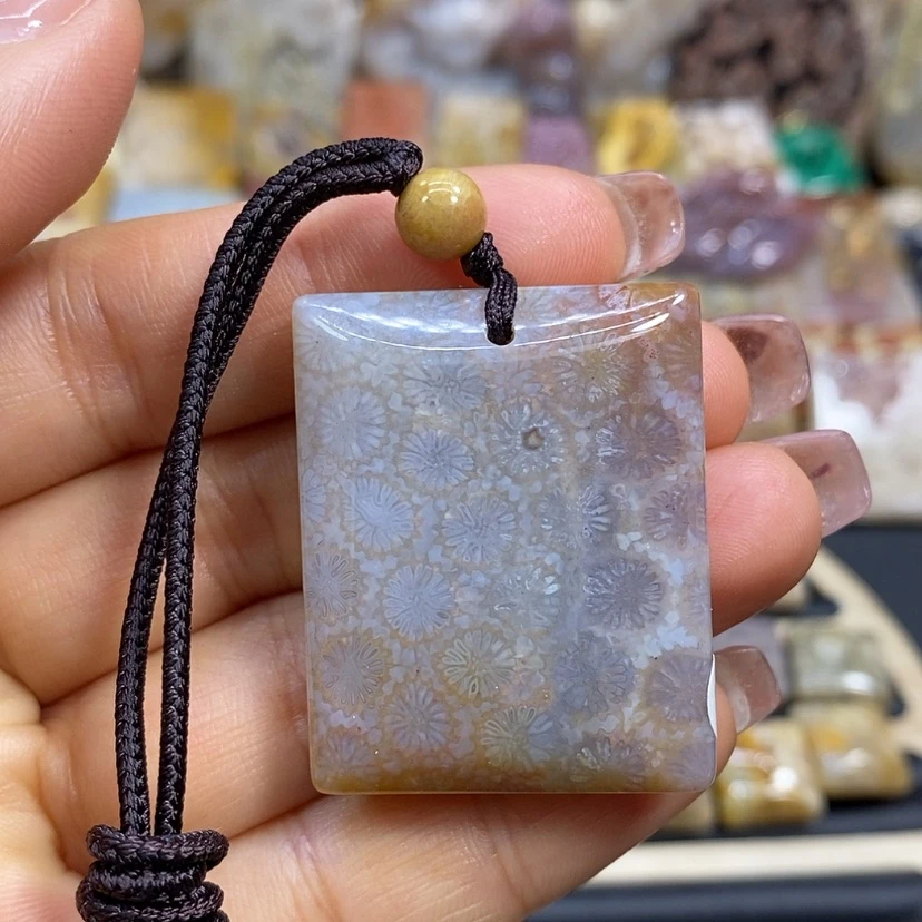 【闪购商品】硅化珊瑚（珊瑚玉）颈饰未镶嵌k 40