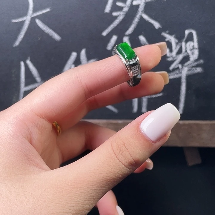 未镶嵌翡翠耳饰翡翠