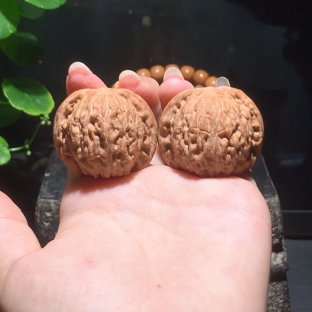 文玩核桃吊坠红皮正磨071305