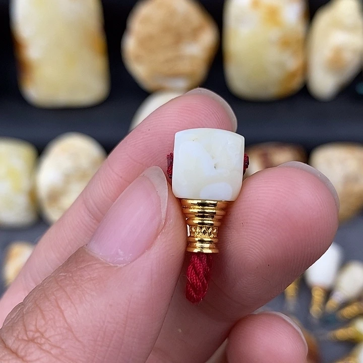 琥珀未镶嵌裸石9微瑕三通