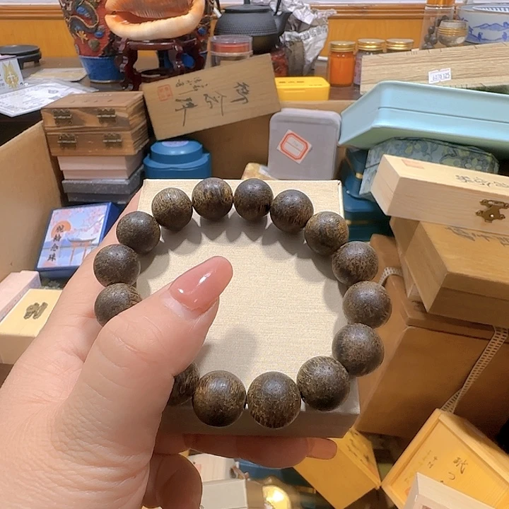 鹰***子石英石铁合金精美手手链链一个
