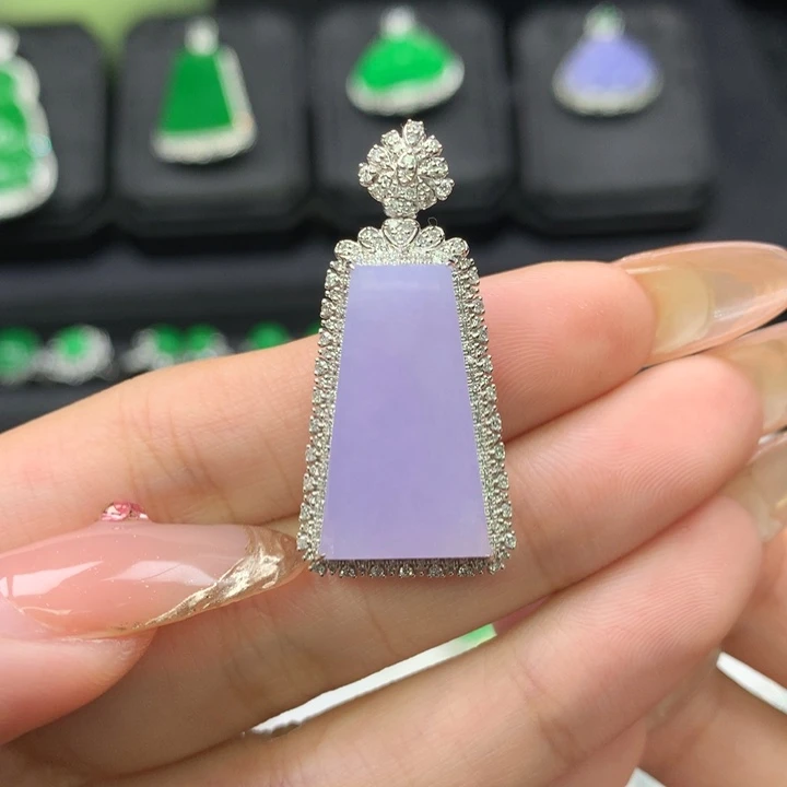 翡翠吊坠(不含链)18K金镶嵌