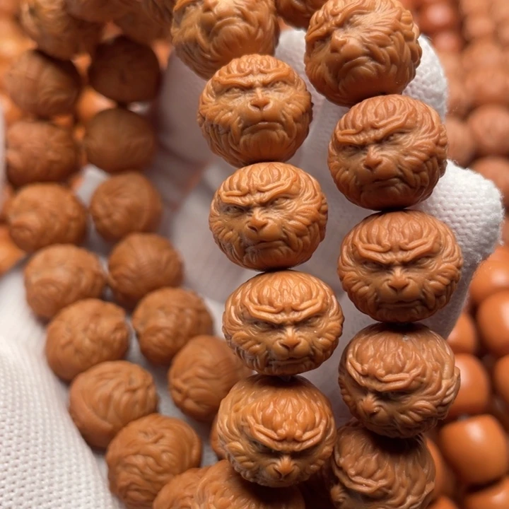 猴头核桃吊坠煞**湖斗战胜佛