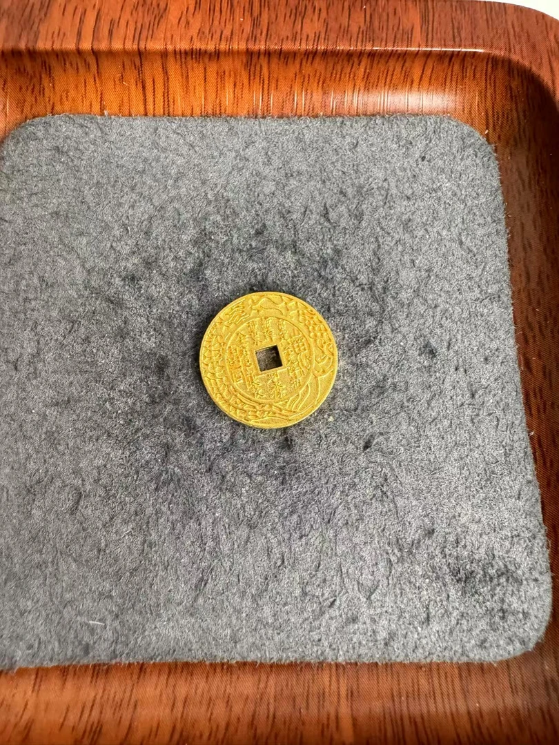 足金999 古法工艺山鬼花钱币吊坠