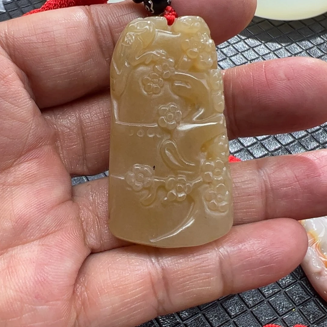 石英质玉未镶嵌颈饰