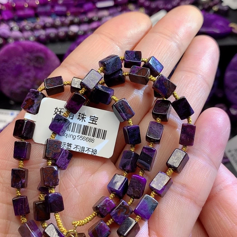 【闪购商品】18K金镶嵌苏纪石（舒俱来）项链