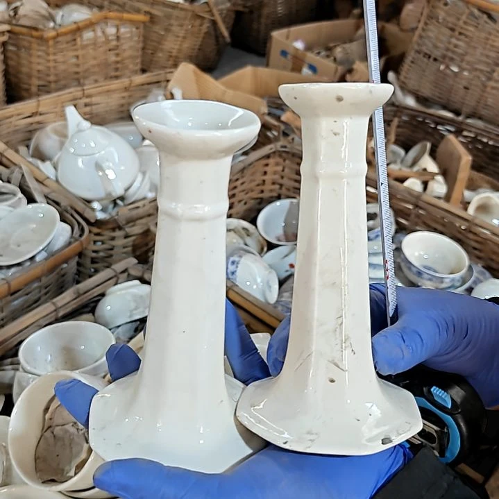 摆件盘子碗茶壶啥都有