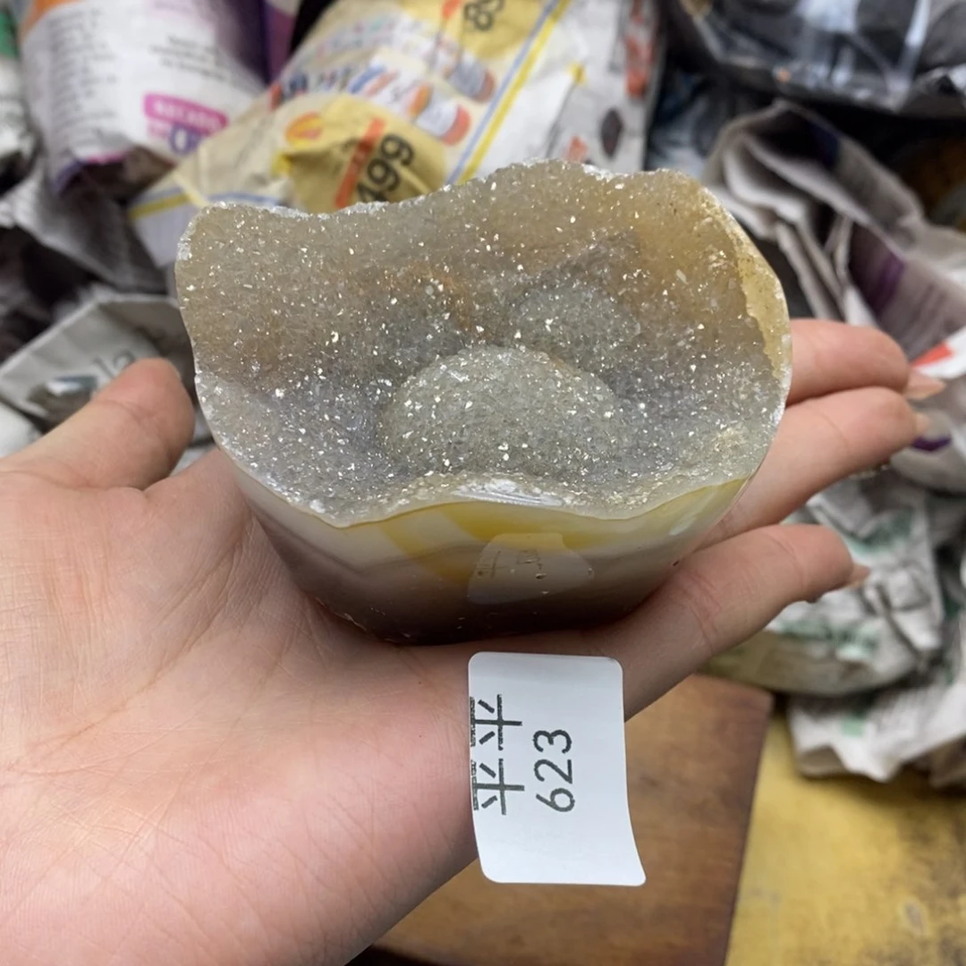 紫晶乌拉圭未镶嵌