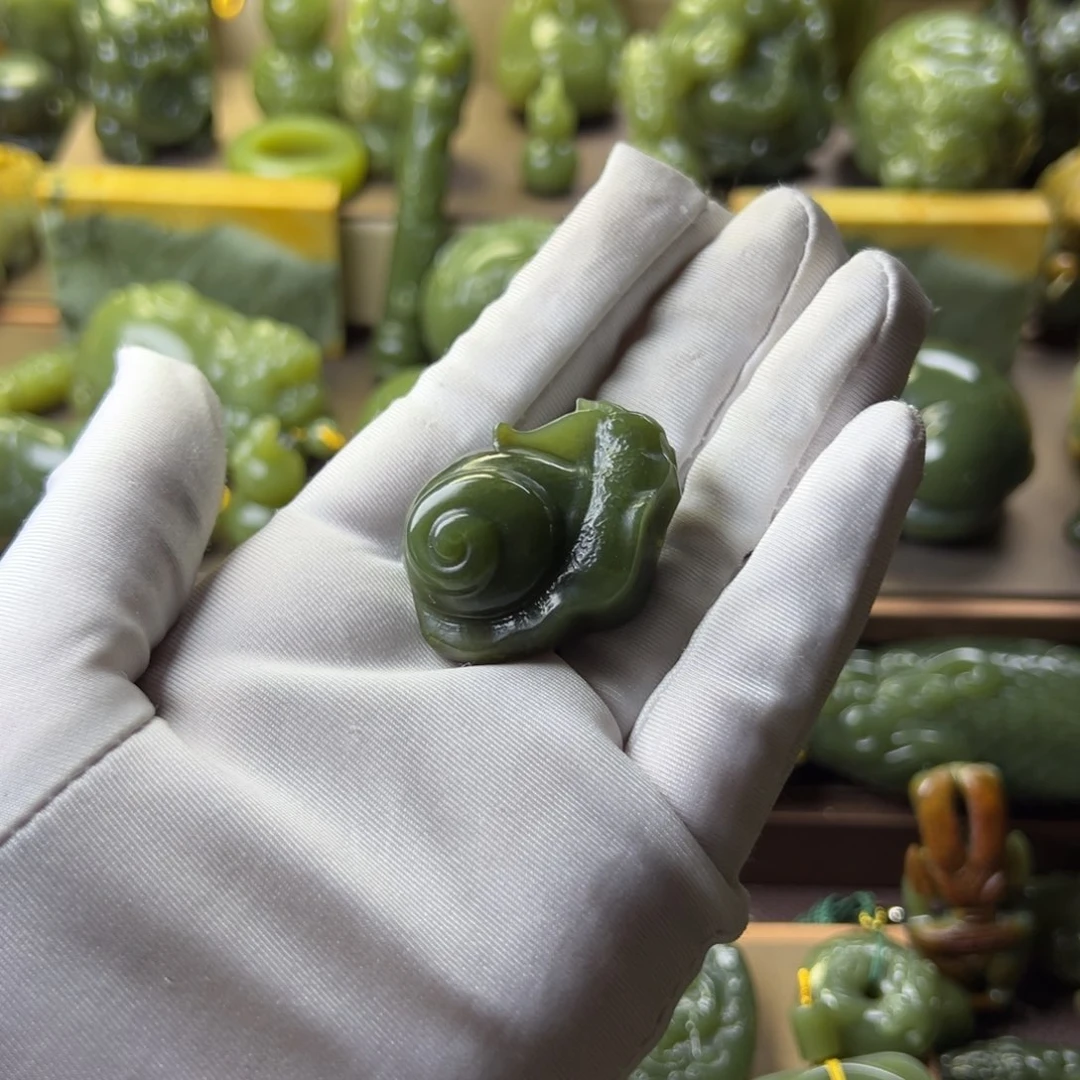 岫岩老玉（透闪石质玉）挂件未镶嵌