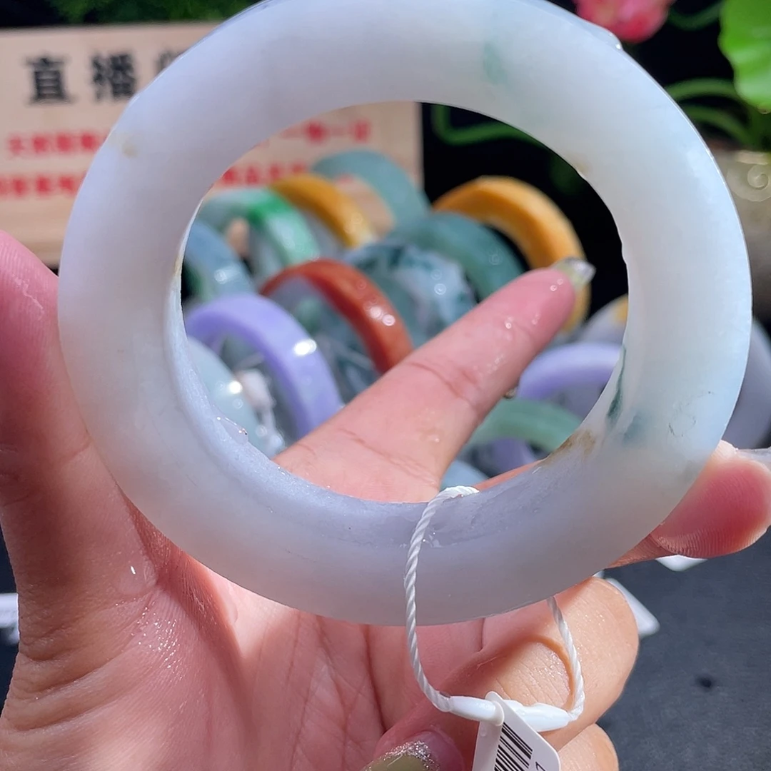 未镶嵌翡翠手镯定制翡翠
