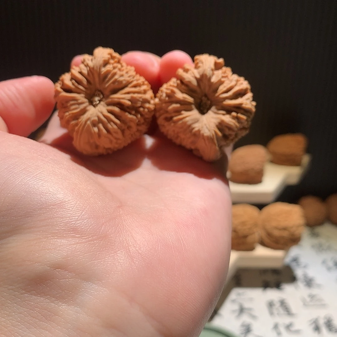 文玩核桃把件大**东41南疆