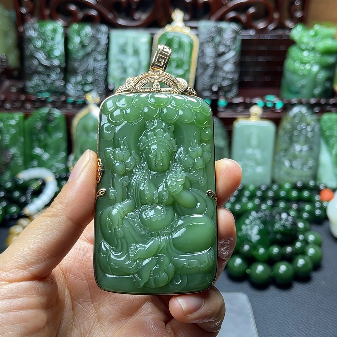 嗨***也和田玉未镶嵌颈饰