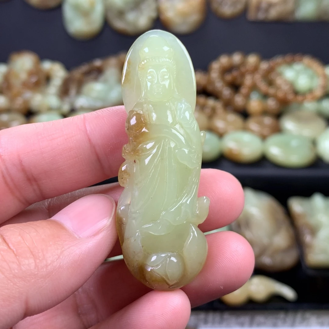 和田玉未镶嵌颈饰
