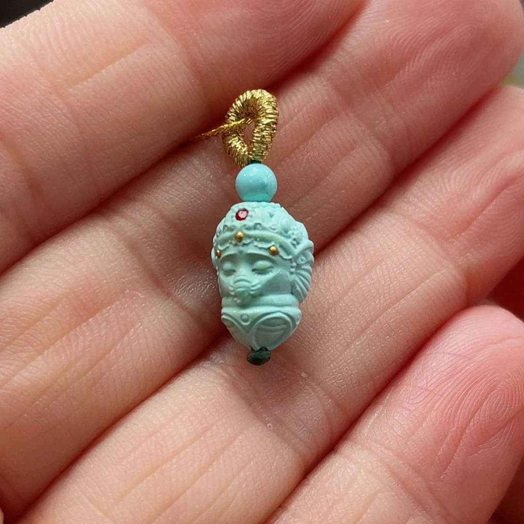 绿松石颈饰未镶嵌