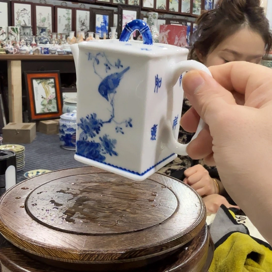 摆件瓷//////景德镇陶瓷瓷器。