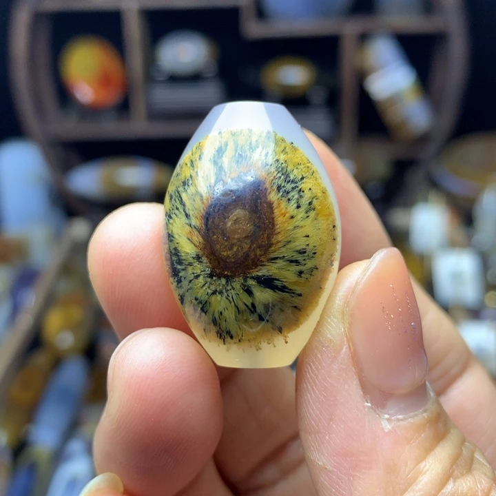 玛瑙/玉髓颈饰未镶嵌熊*?