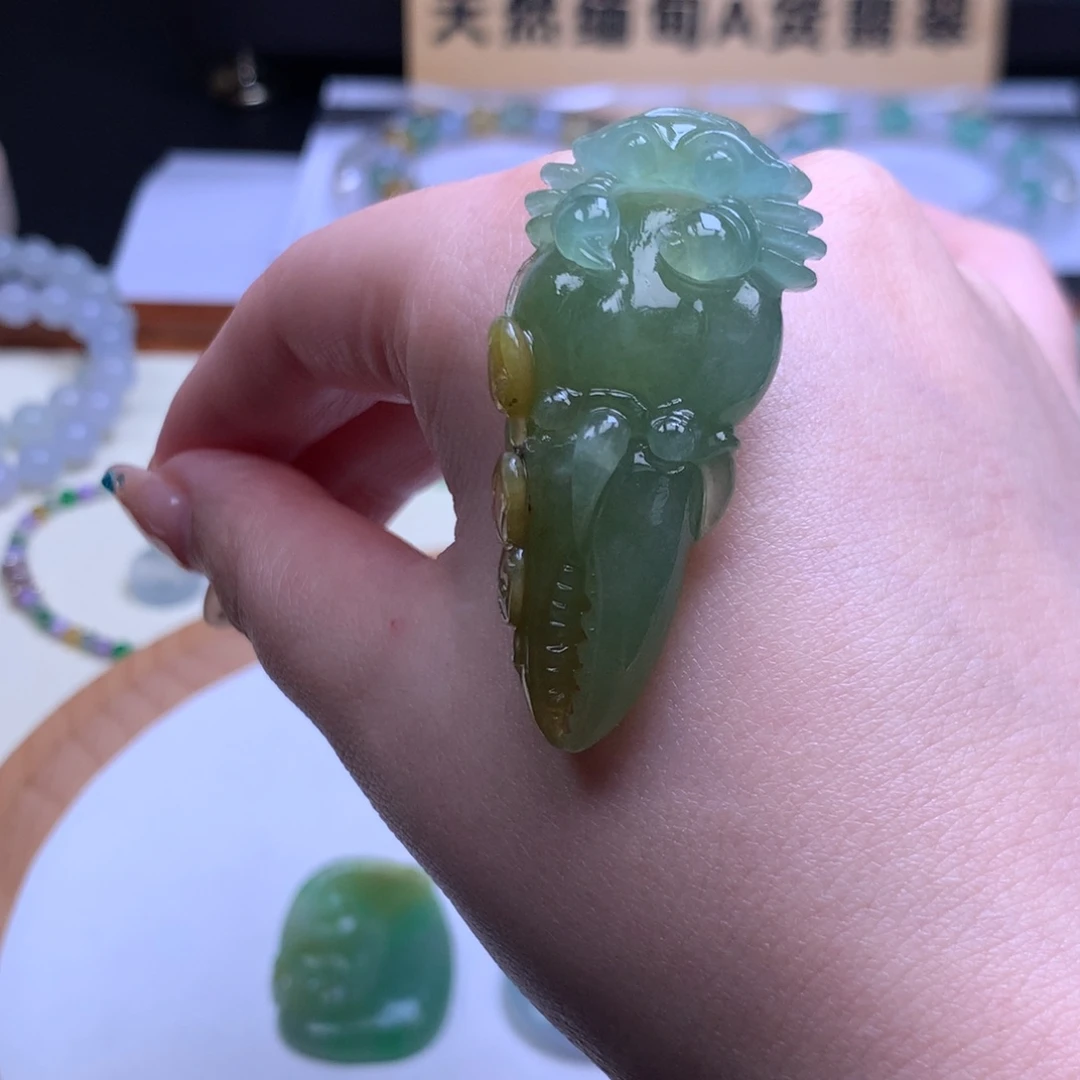 定制翡翠未镶嵌蟹钳