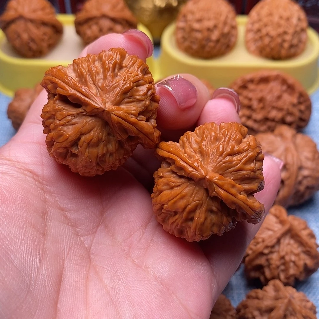 文玩核桃把件毕业三角白38尺全品