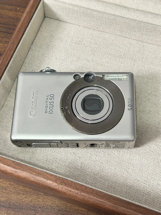 9新 Canon/佳能 ixus50 银色 屏幕有膜 学生便携照相复古ccd相机