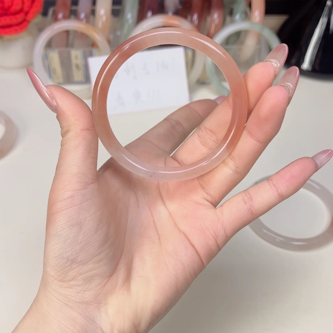 ****石英质玉未镶嵌手镯