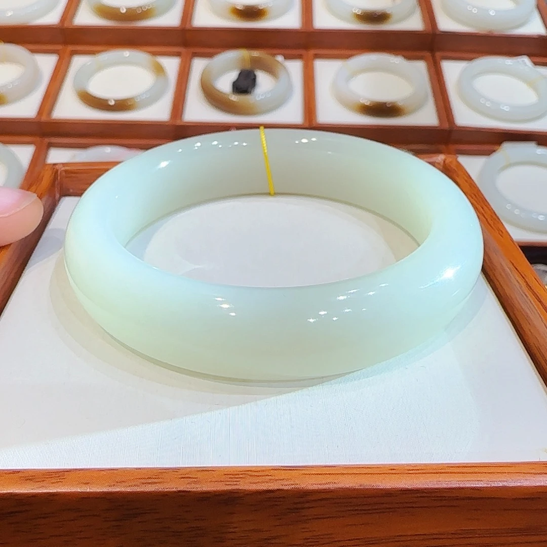 和田玉手镯未镶嵌且末暖青白56 57 58