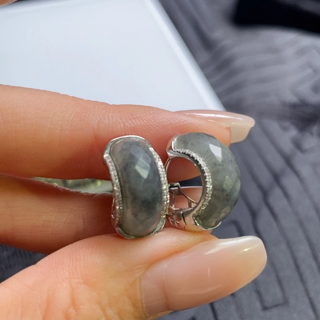 翡翠18K金镶嵌耳饰切割面乌鸡半圆耳包