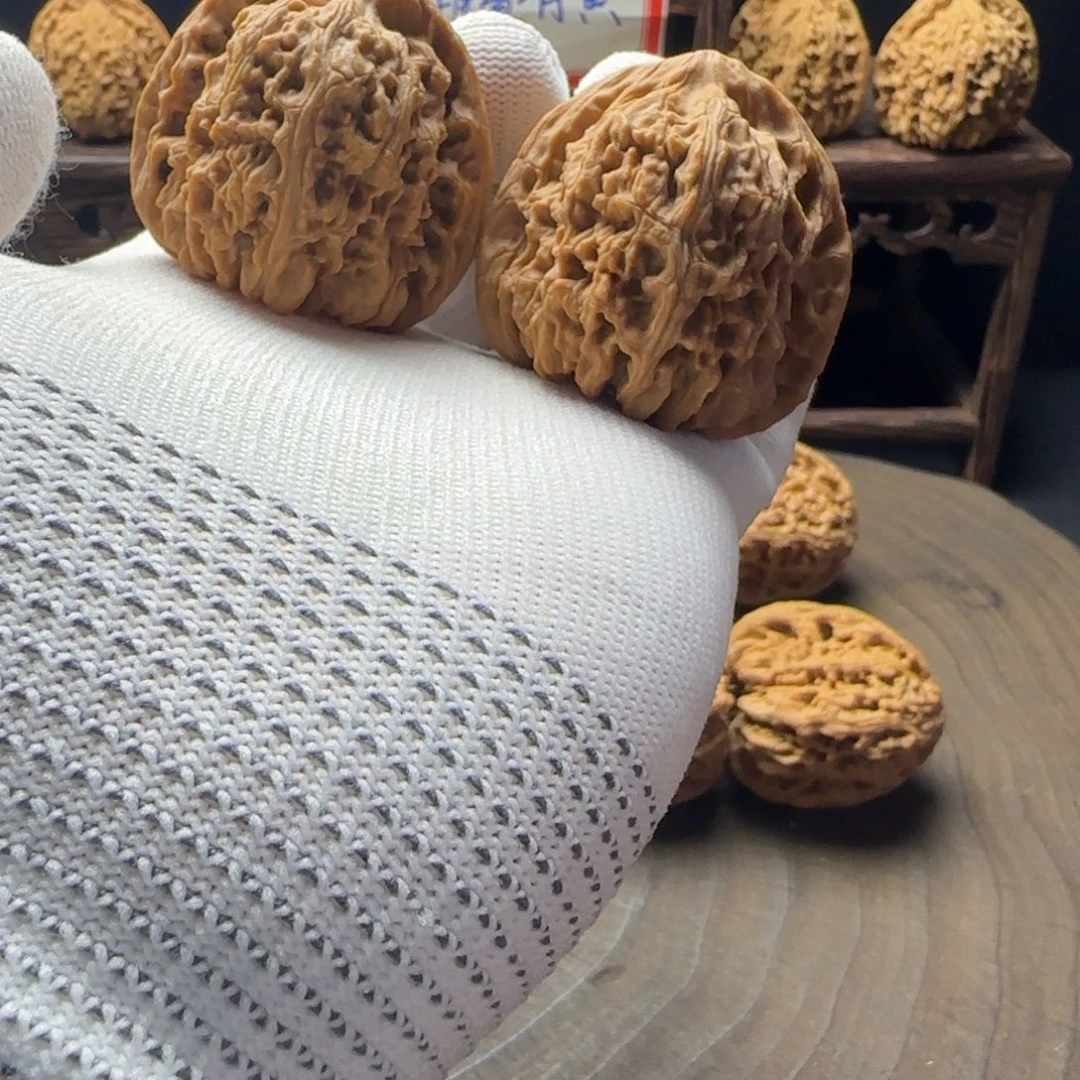 文玩核桃吊坠43奥迪三角