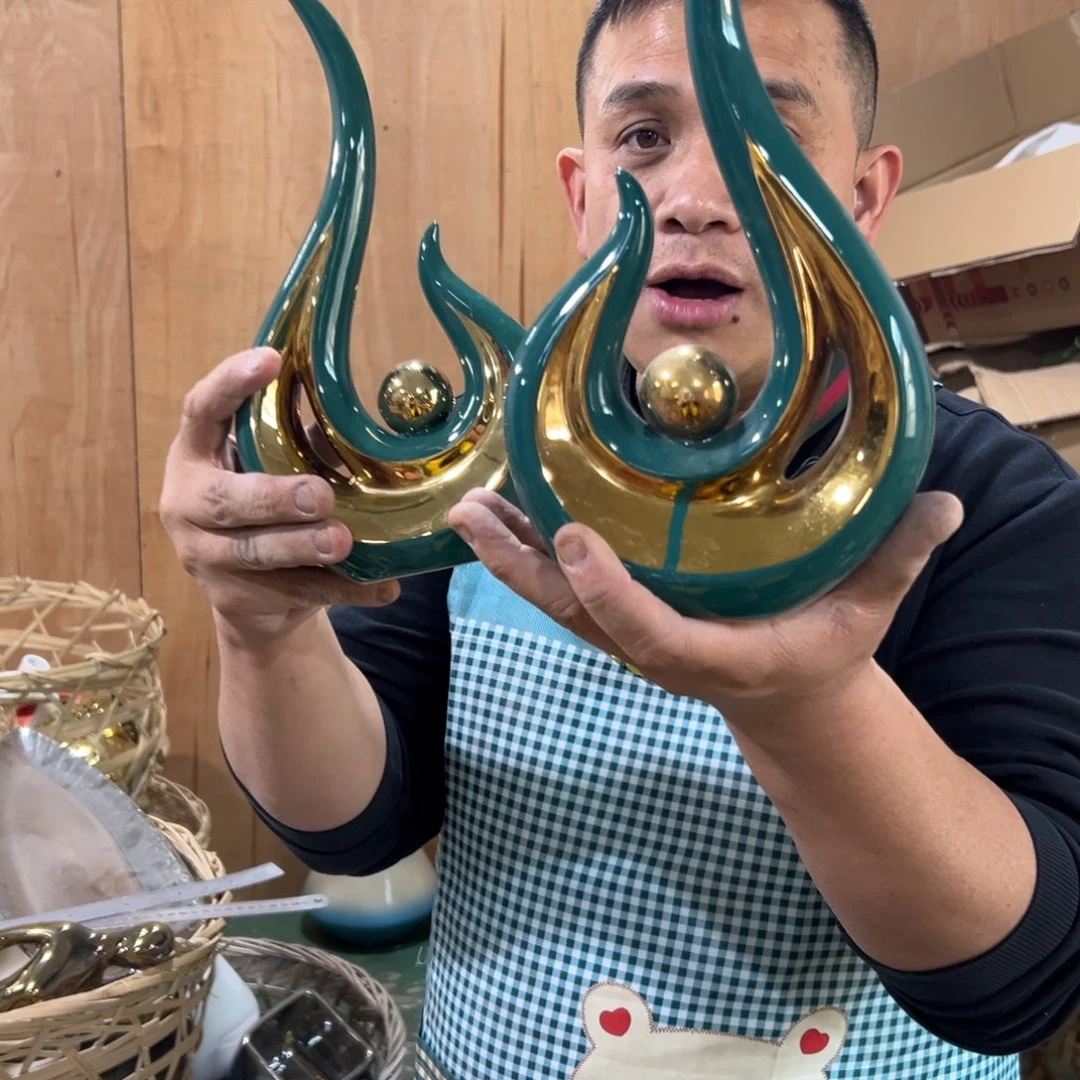 摆件52 号高中低温陶瓷瓶(部分微瑕)