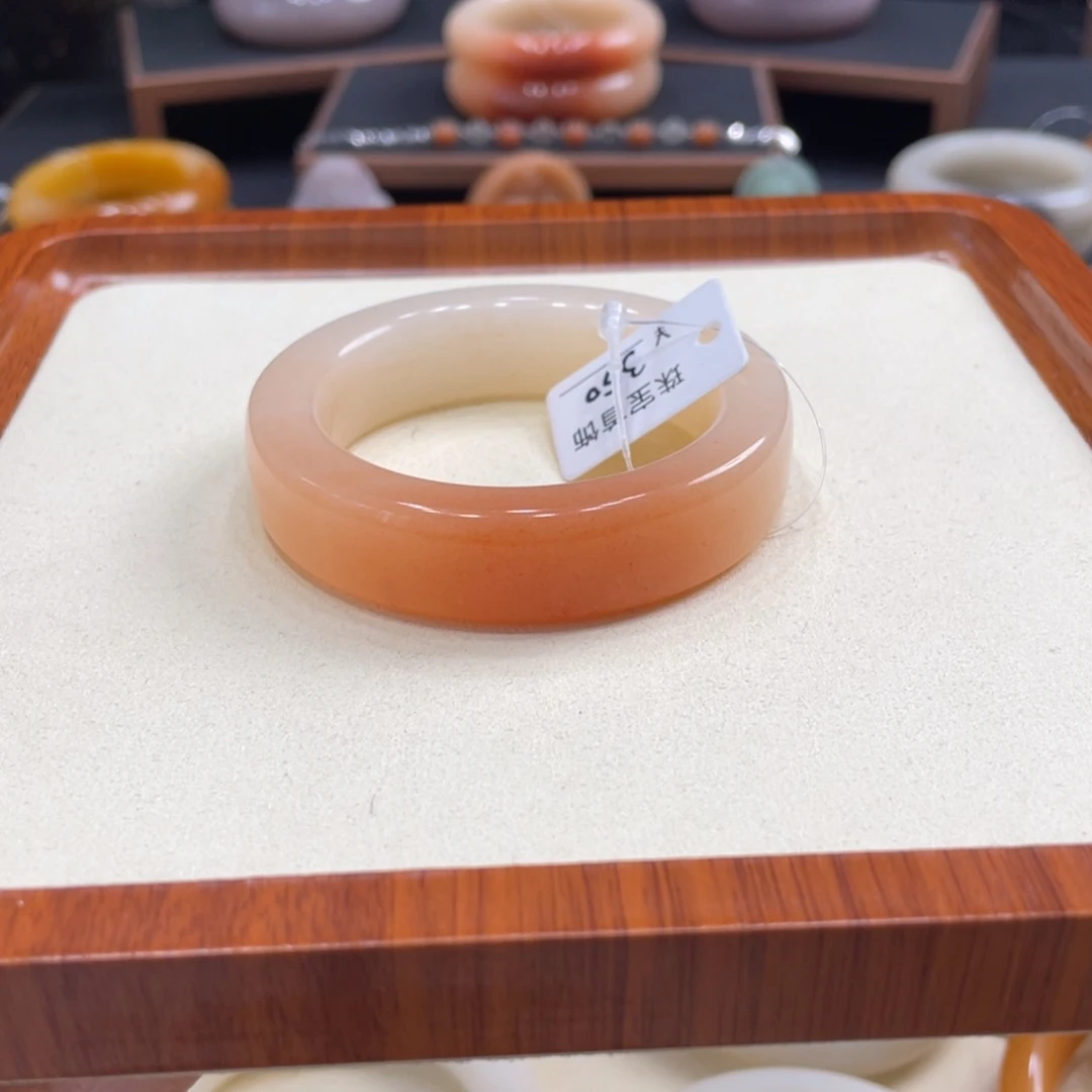 石英岩玉手镯未镶嵌