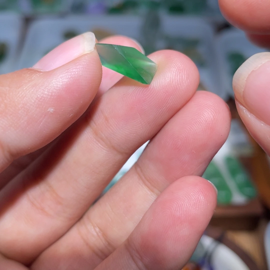 定制翡翠未镶嵌翡翠