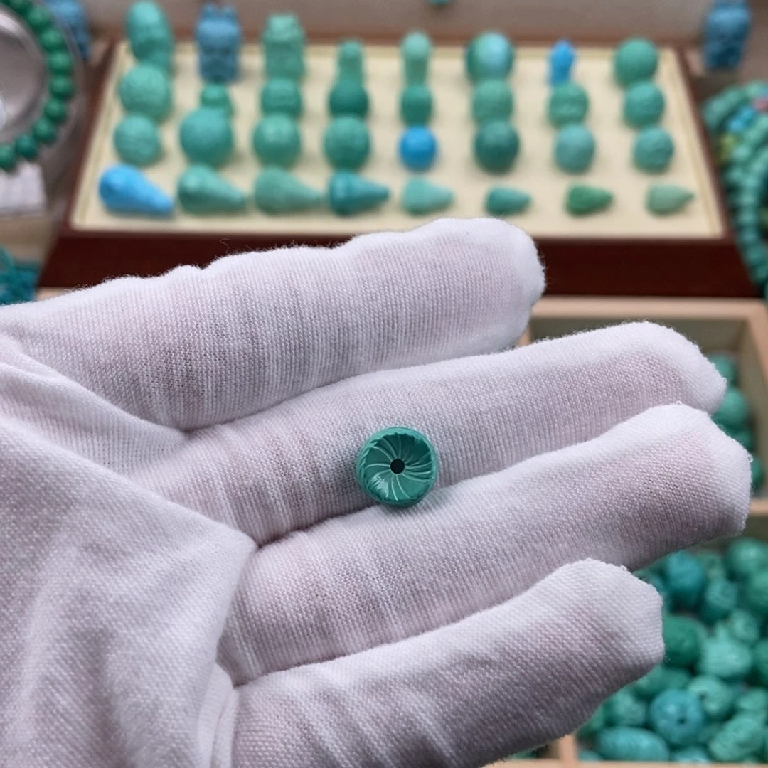 湖北精品雕刻羽毛扣10mm