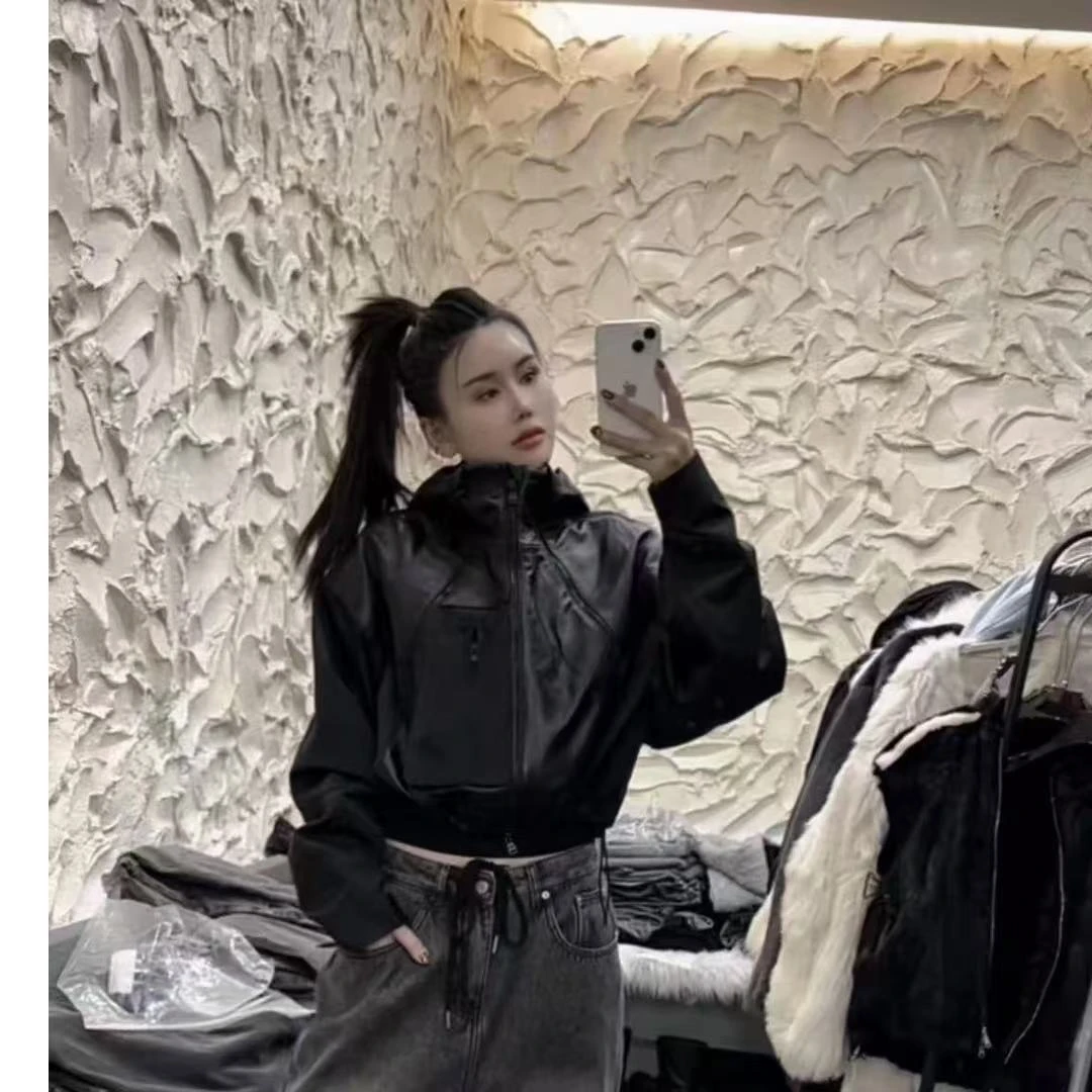 连帽皮拼布黑外套