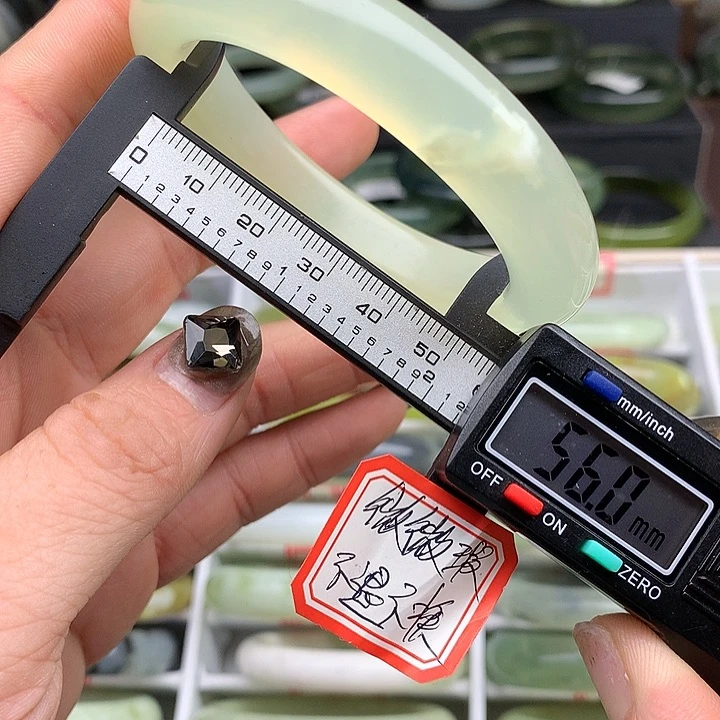 蛇纹石玉手镯未镶嵌869