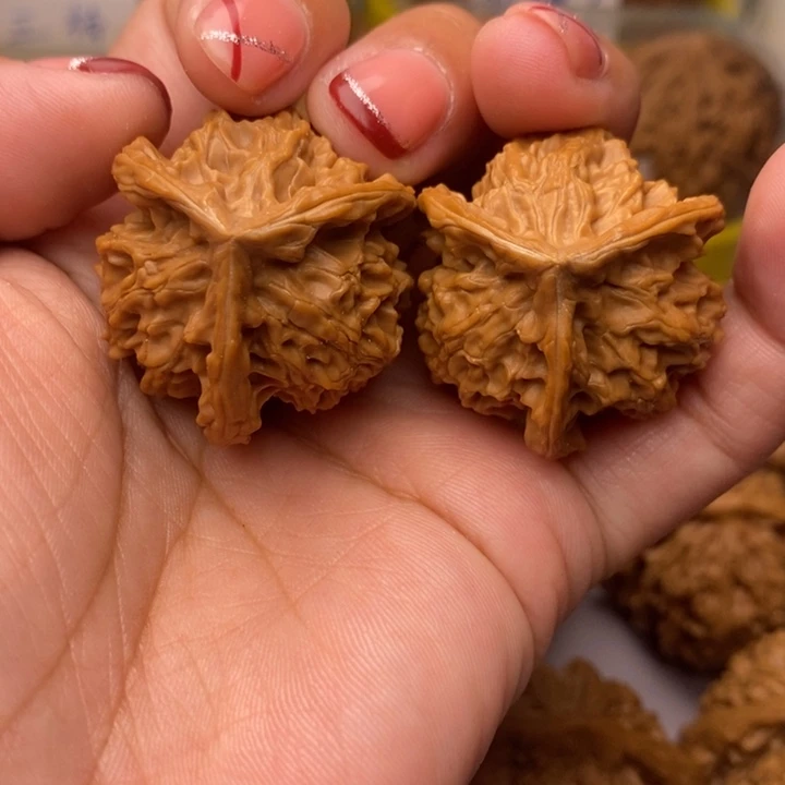 文玩核桃把件三棱