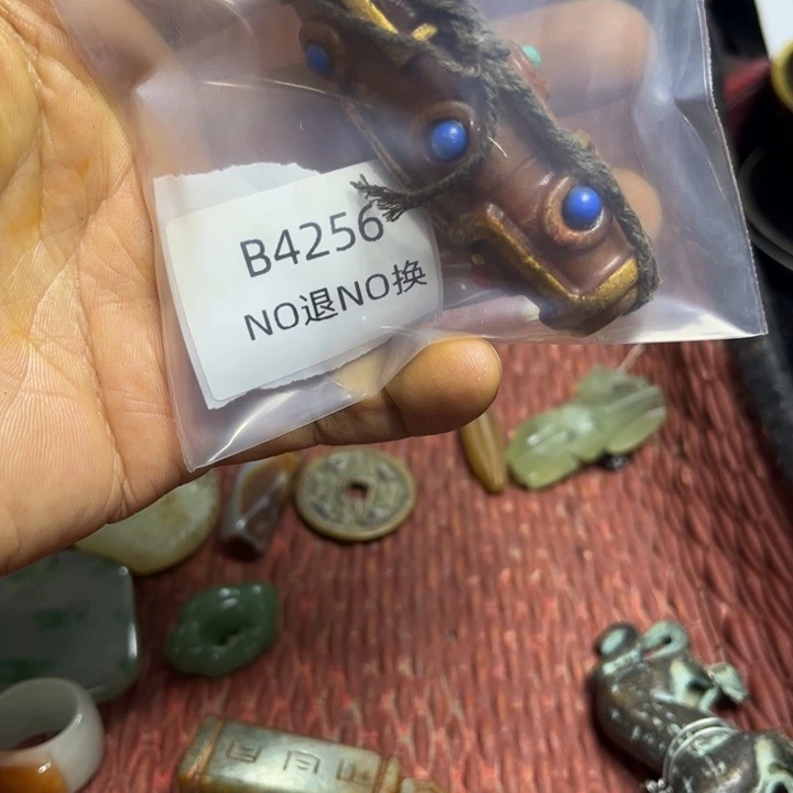 白***爷吊坠龙脊菩提工艺品b4256