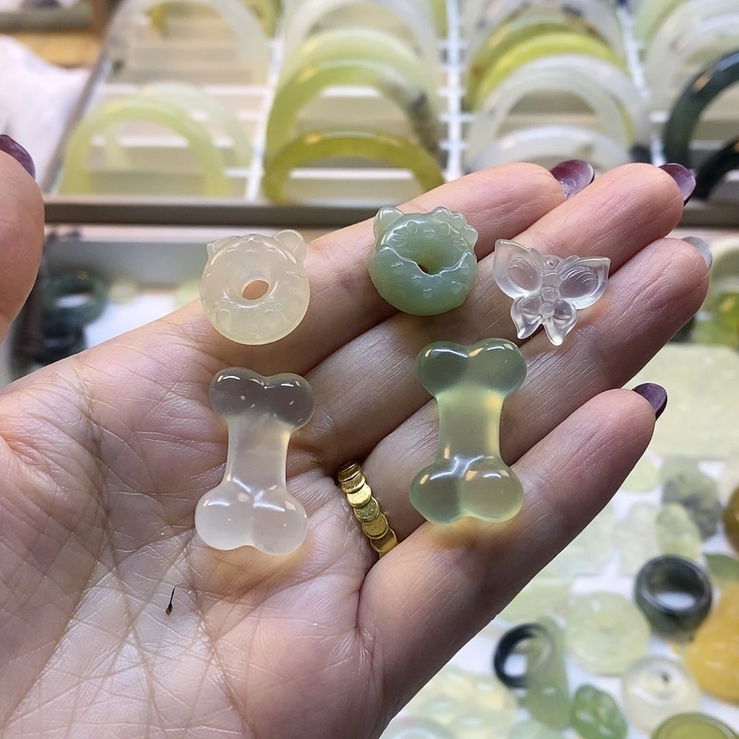 蛇纹石玉手镯未镶嵌脸****猴