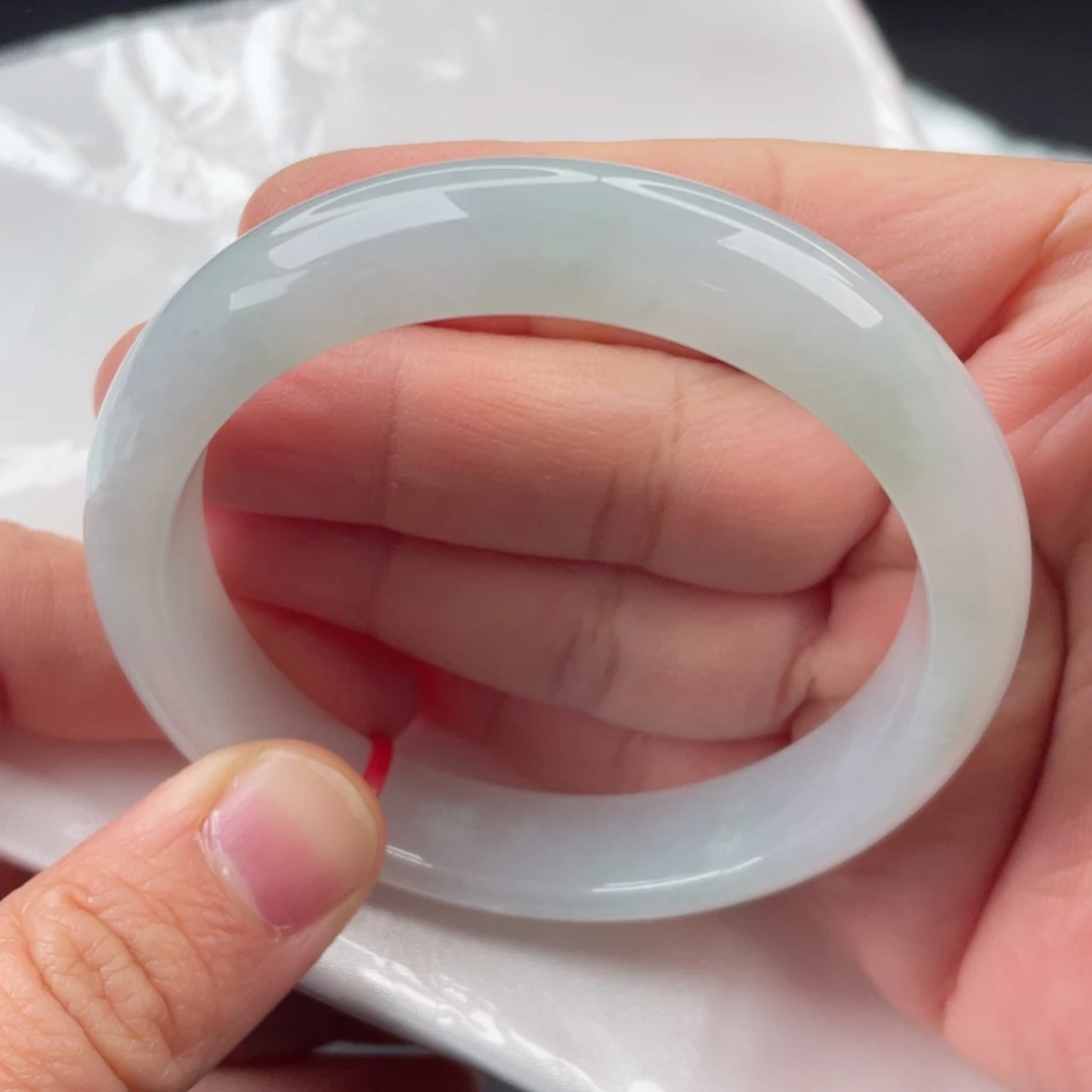 翡翠手镯未镶嵌56圈口