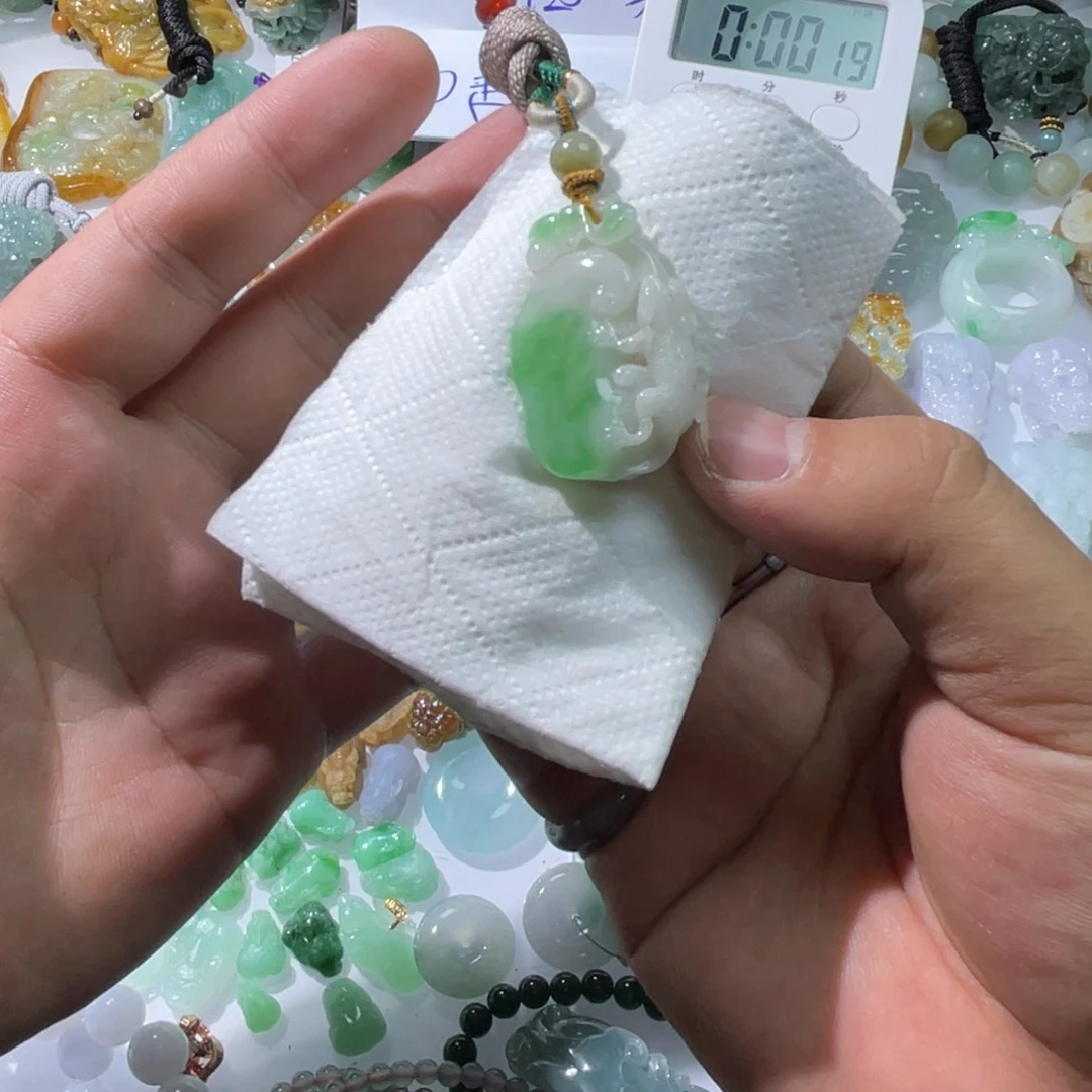 翡翠颈饰未镶嵌番****）天然