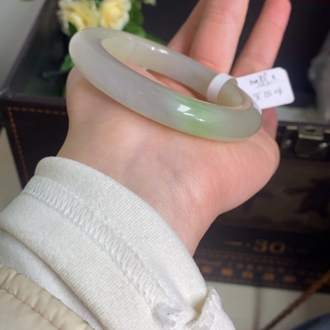 【闪购商品】和田玉手镯未镶嵌
